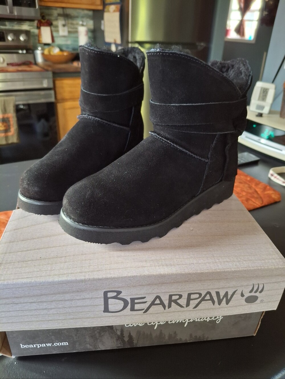 NEW~ Bearpaw Maxine Youth Kids' Size 3 Black